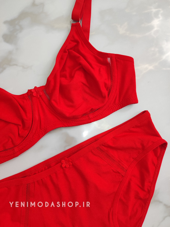 ست لباس زیر قرمز
